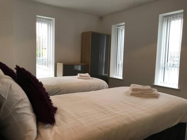 iLivSidney room 2